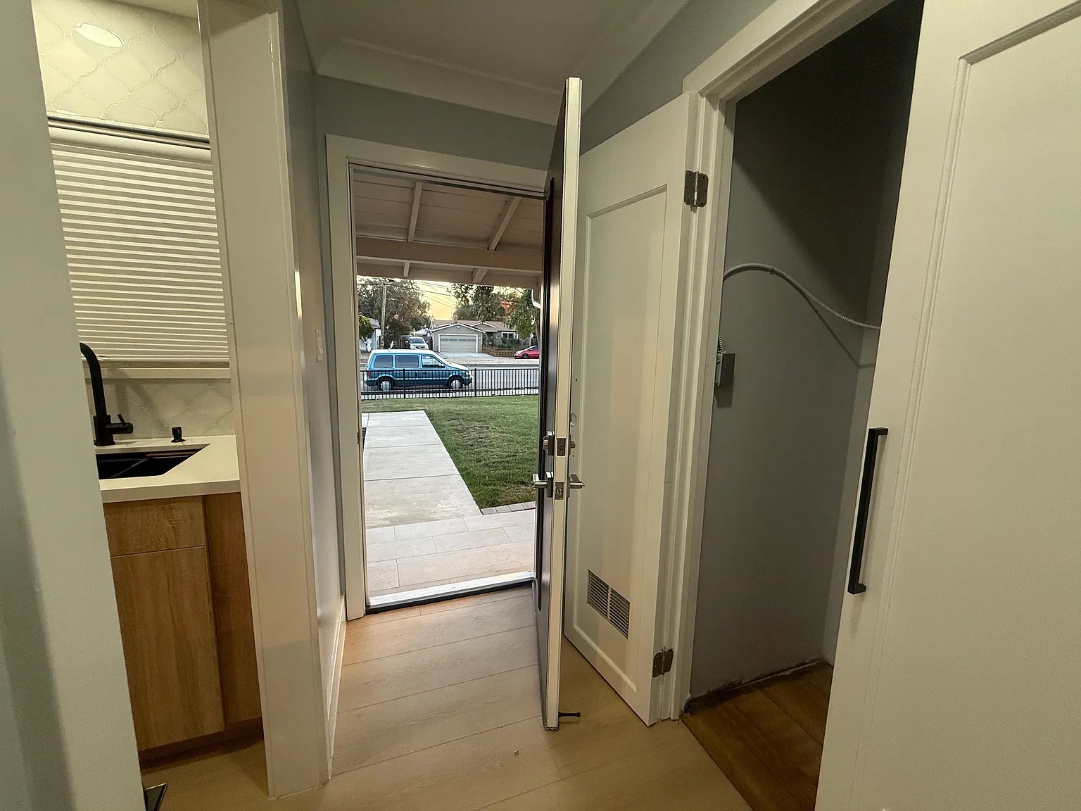 3 bed, 1124 sqft, $4,100 — Photo 4