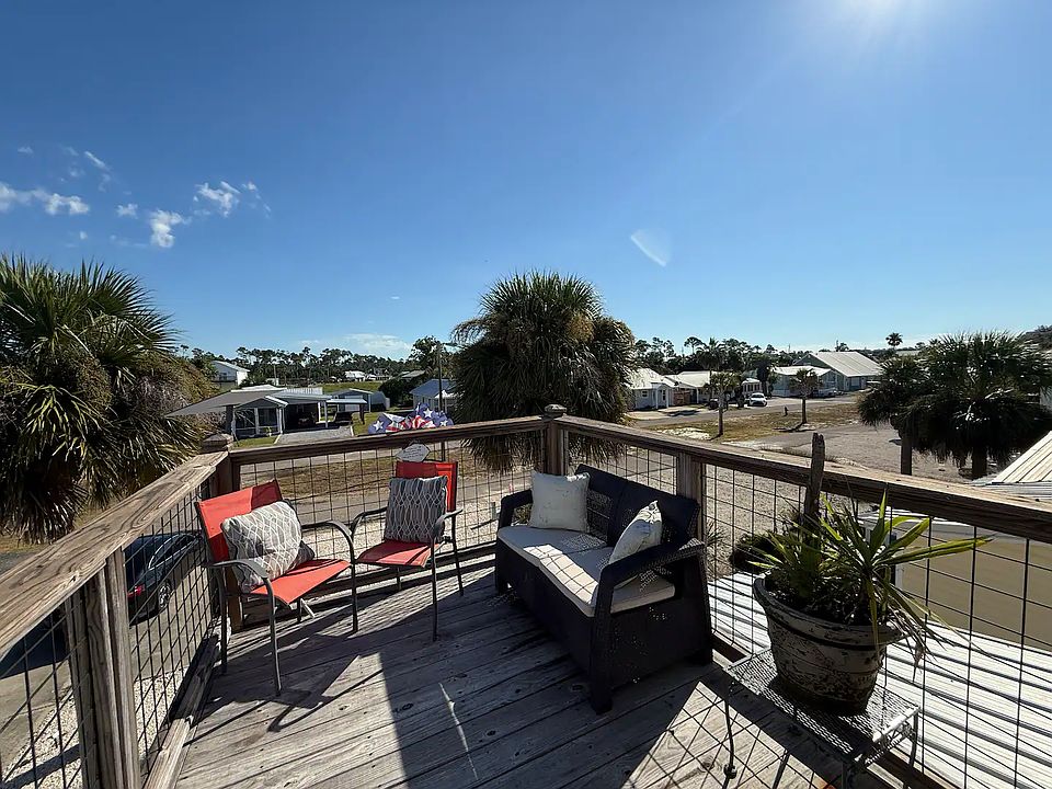 2nd image of 8215 Pelican Walk Ln