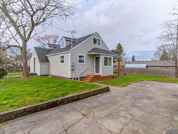 5th image of 4623 NE Sumner St