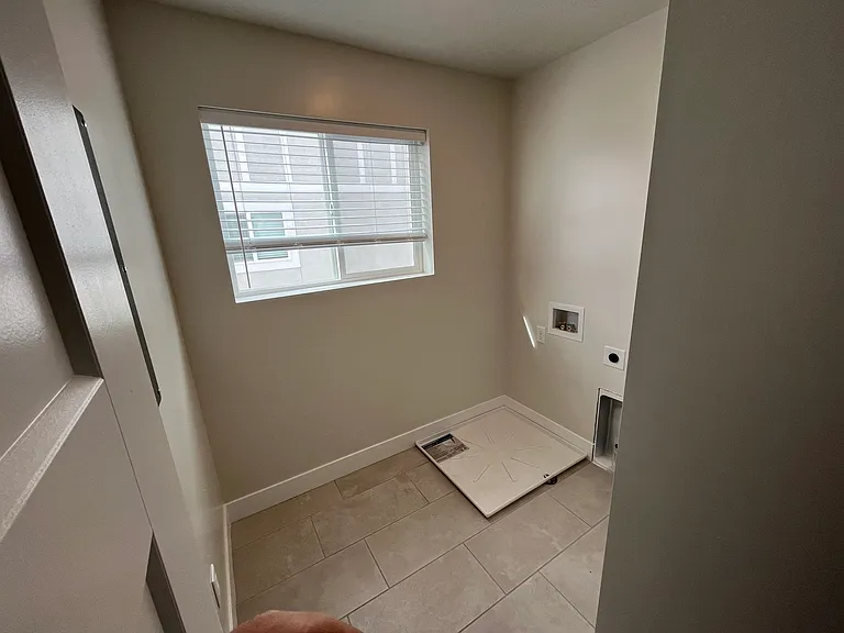 294 N 100 W — Photo 9