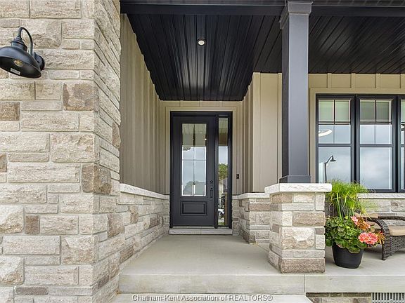4th image of 42 Rosewood Cres