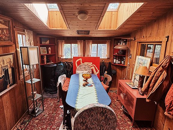4th image of 260 Creekwood Trl