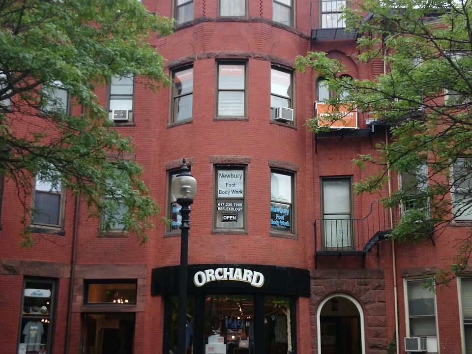 2nd image of 299 Newbury St APT 5