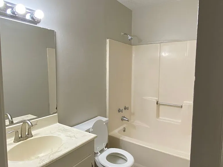 135 Georgianna St — Photo 13