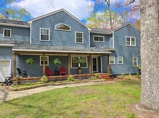 601 E Woodland Dr, Yorktown, VA 23692