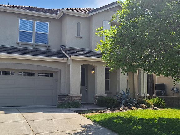 2nd image of 1196 Villaggio Cir