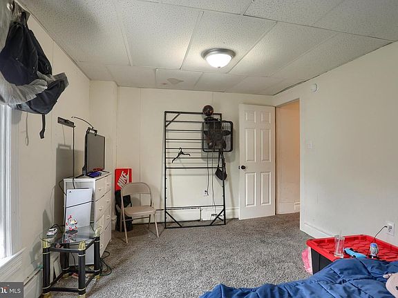 4th image of 413 Logan St