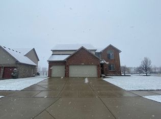 31530 Day Lily Dr, Brownstown, MI 48173