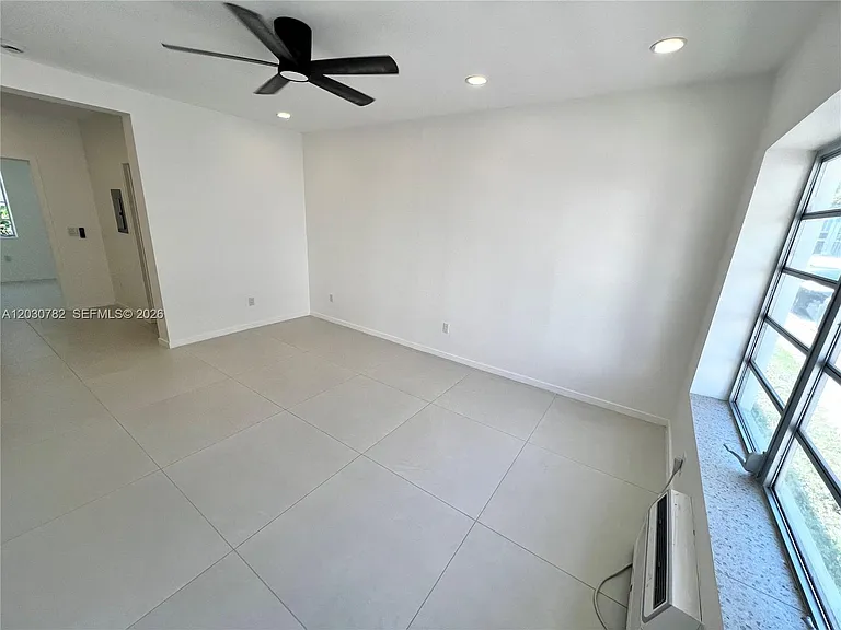 603 7th St #9 — Photo 13