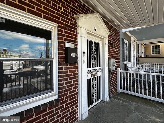 2nd image of 1171 Summit St NE