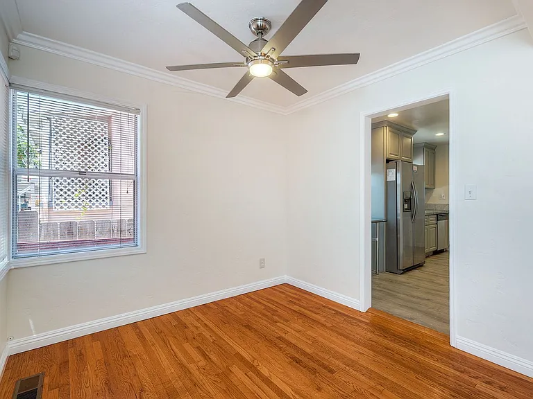 8800 Hayes St — Photo 13
