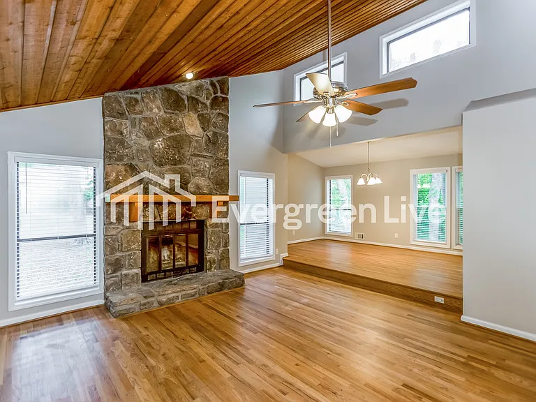 2493 Oakrill Rd — Photo 2