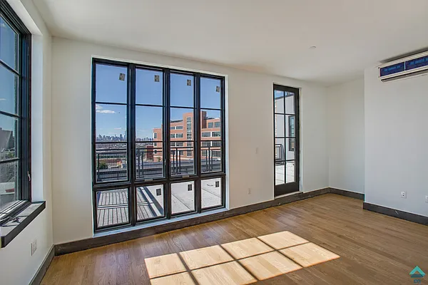 Rented by EXR | media 1