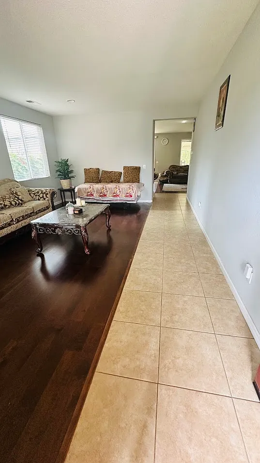 3 bed, 1599 sqft, $2,600 — Photo 3