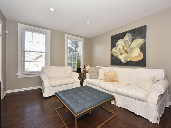 2nd image of 1626 N Warren Ave #1