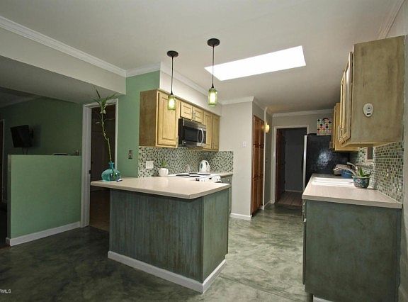 5th image of 542 E Lawton St