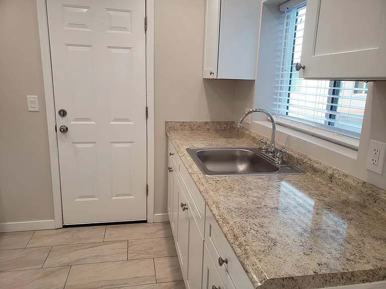 206 E Jones Ave #11SH — Photo 11