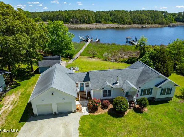 738 Dawson Creek Road, Arapahoe, NC 28510
