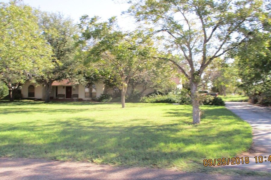 2nd image of 4004 Cynthia Dr