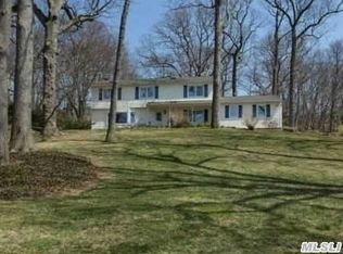 116 Makamah Rd, Northport, NY 11768