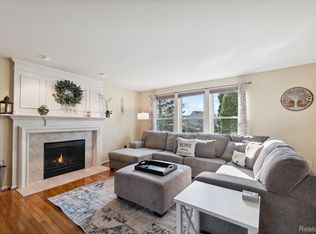 782 Deer Path Trl, Waterford, MI