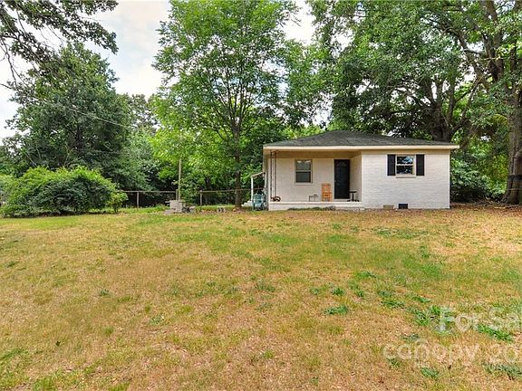 5th image of 1220 Oakwood Dr