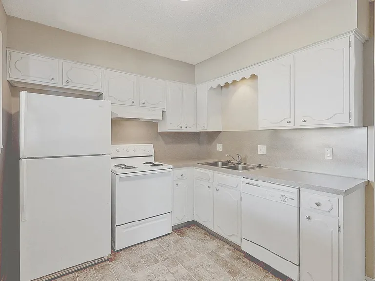 Westwood Duplexes — Photo 44