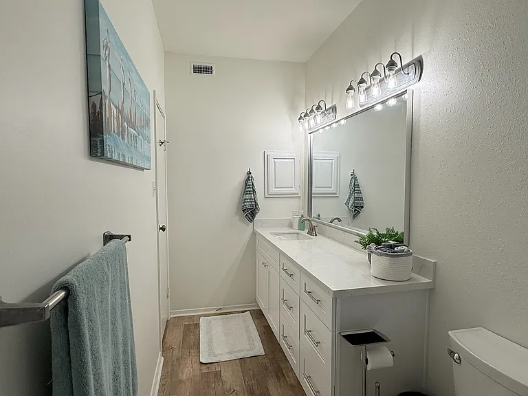 921 Marine Dr — Photo 13