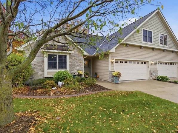 831 Lorrin PLACE #15, West Bend, WI 53095