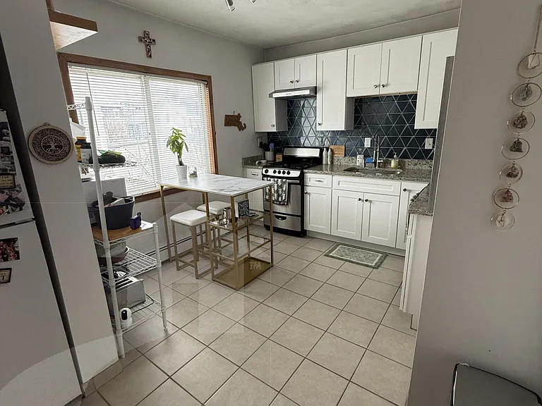 585 Somerville Ave #2A — Photo 5