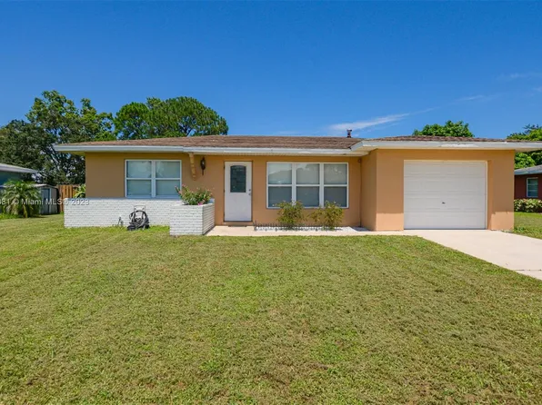 143 NE Bracken Rd, Port Saint Lucie, FL 34983