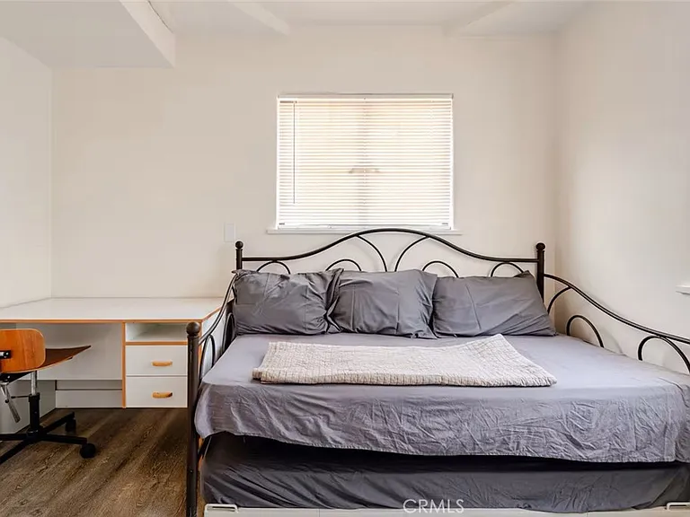 1574 N Orange Grove Ave — Photo 20
