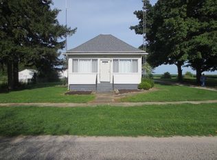 407 S Walnut St, Arrowsmith, IL 61722