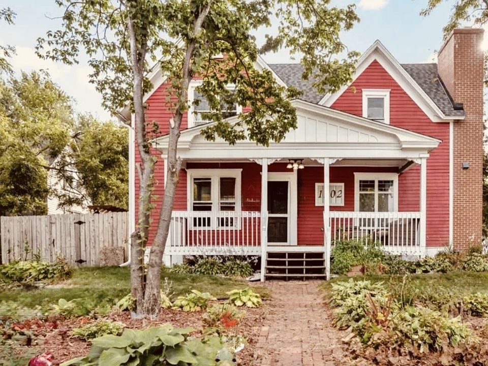 1st image of 1302 2nd St