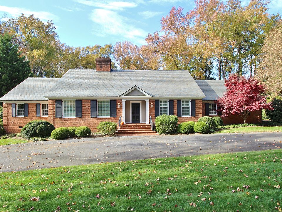 2nd image of 111 Cameron Dr