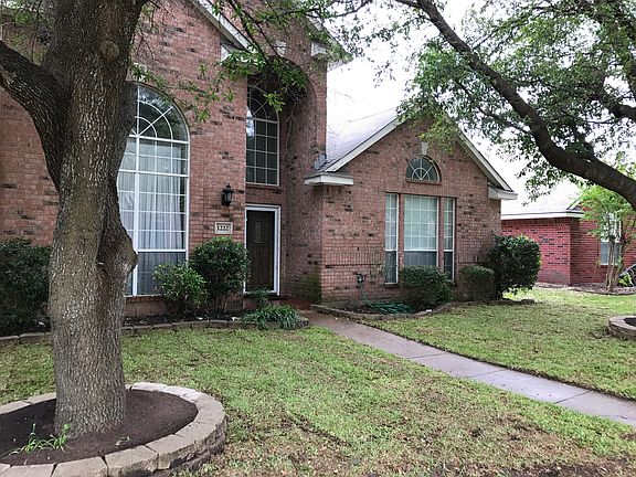3rd image of 1222 Sanderson Ln