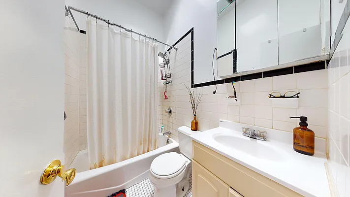 Rented by Bond New York | media 10