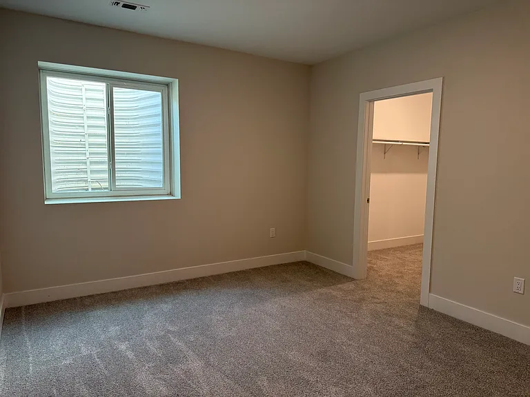 1404 Justin Dr — Photo 24