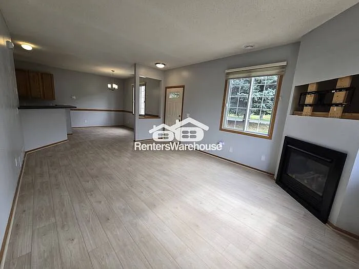 1945 Mockingbird Ave — Photo 6