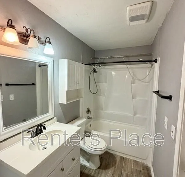 1920 N Desert Palm Ave — Photo 14