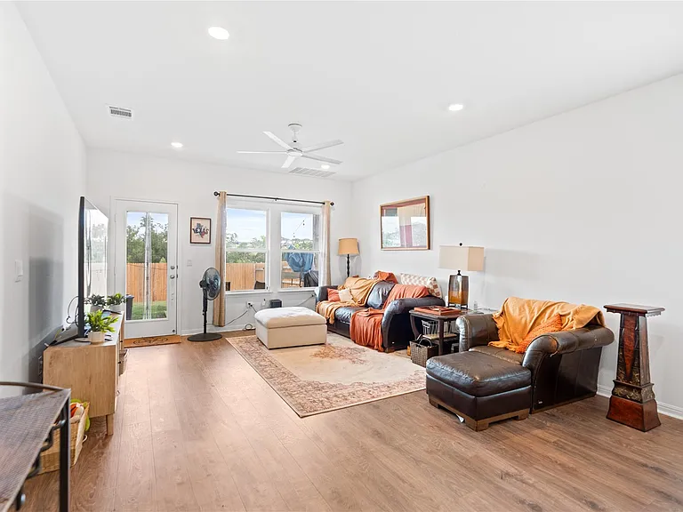 143 Santa Rosa Ln — Photo 10