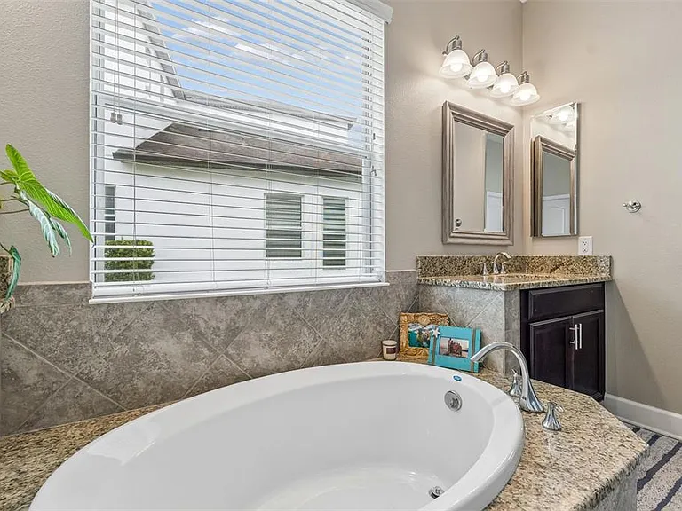4123 Windcrest Dr — Photo 31
