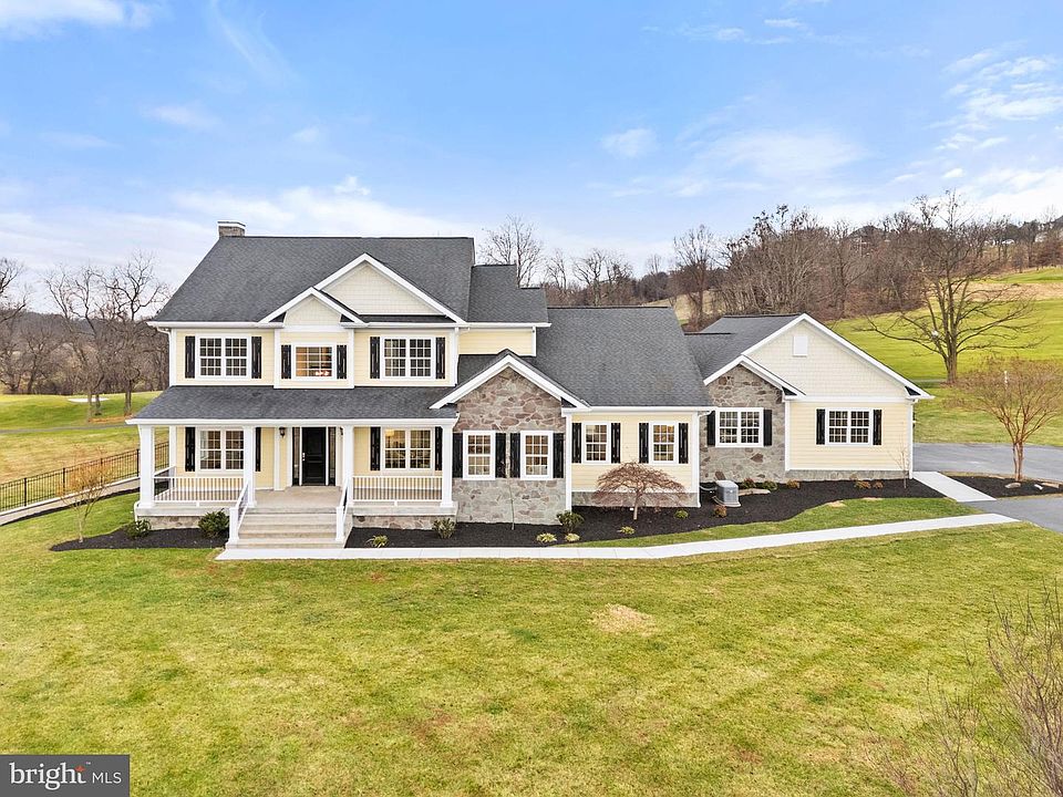 1st image of 35080 McKnight Ct