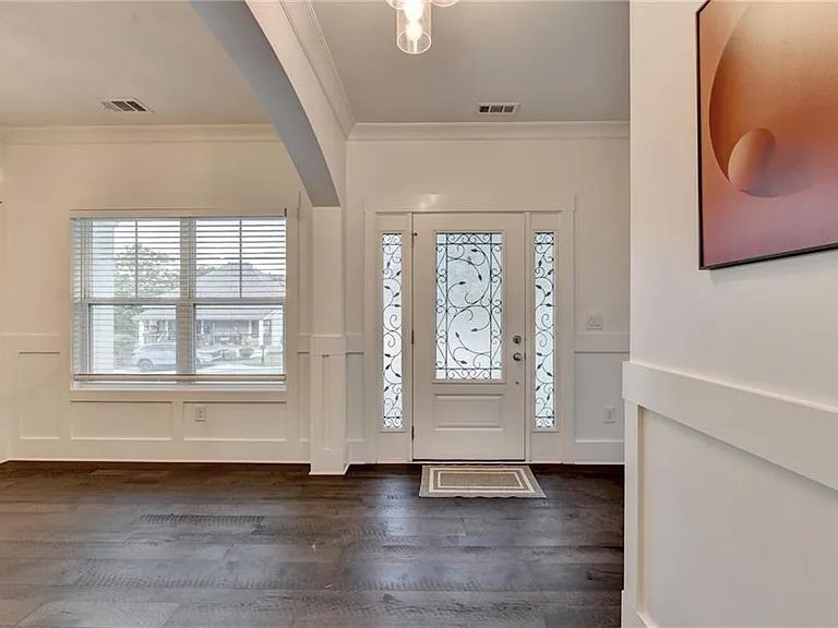45 Sudderth St — Photo 2