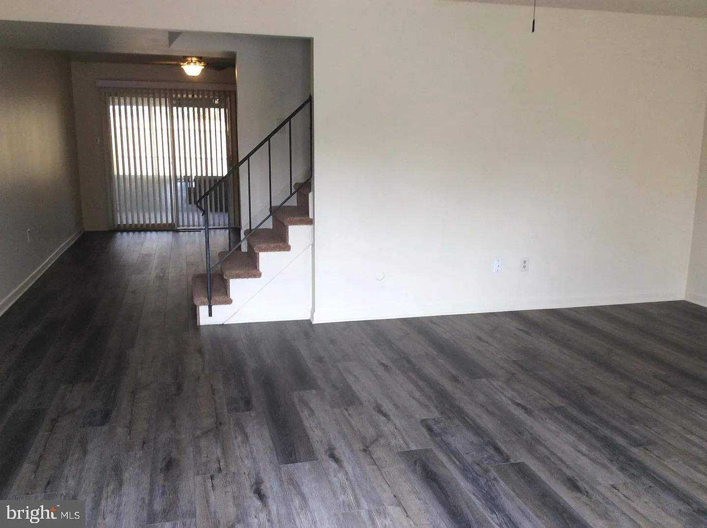 3 bed, 1.5 bath, 1430 sqft, $2,200 — Photo 3