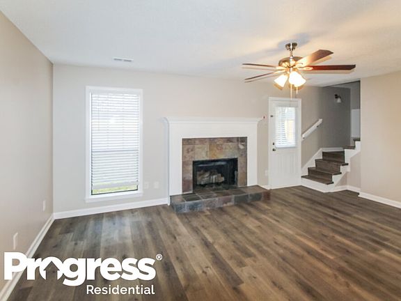 5th image of 836 Clarington Dr