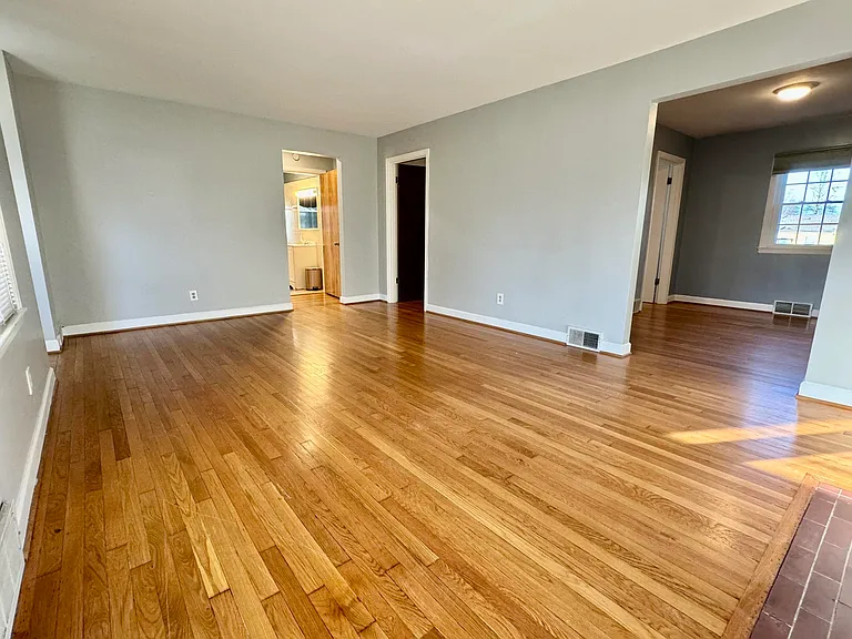 479 Stratford Dr — Photo 10