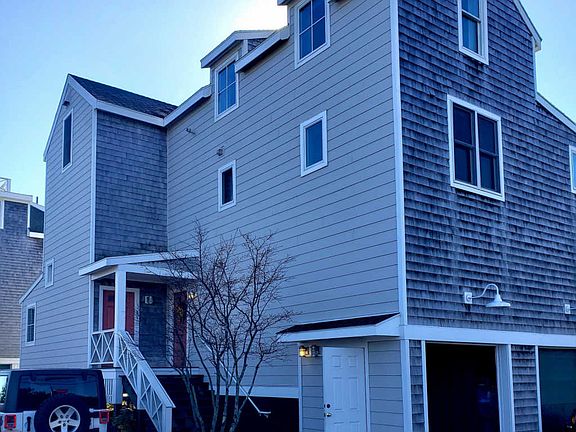 5th image of 193 E Grand Ave APT 9