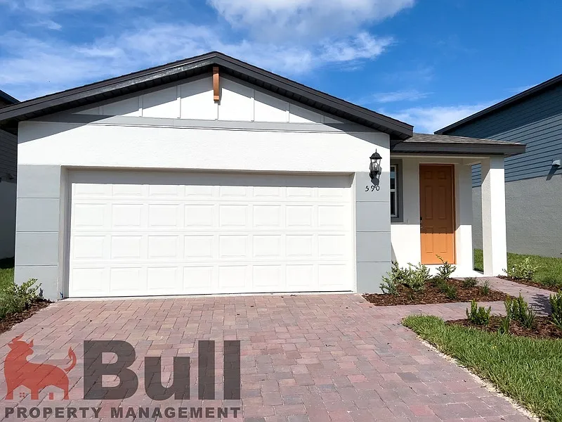 3 bed, 2.0 bath, 2020 sqft, $2,200 — Photo 2