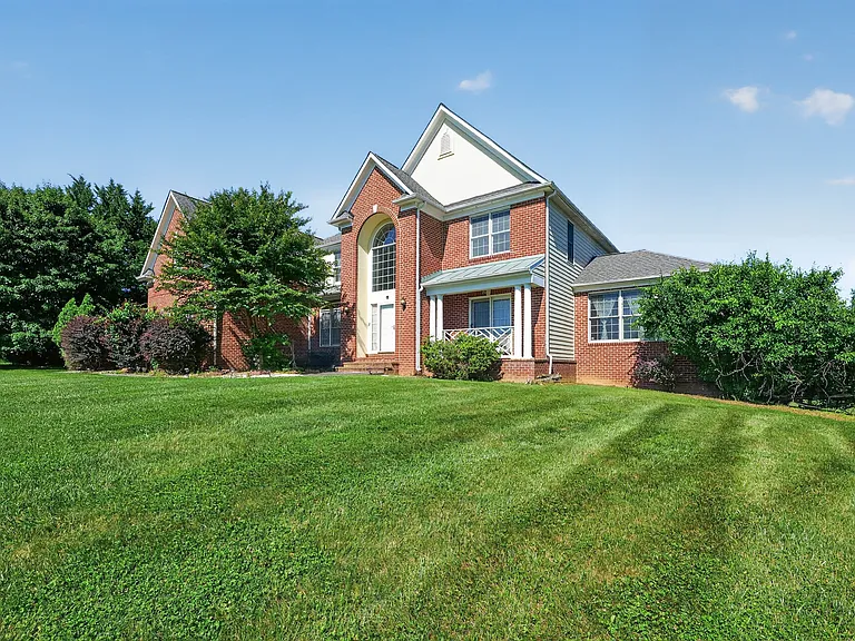 13031 Twelve Hills Rd — Photo 33
